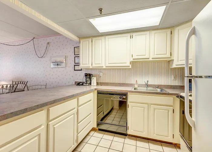 Direct Ocean Front 2 Bedroom In Flying Cloud With 2 Parking Spaces! Ferienhaus